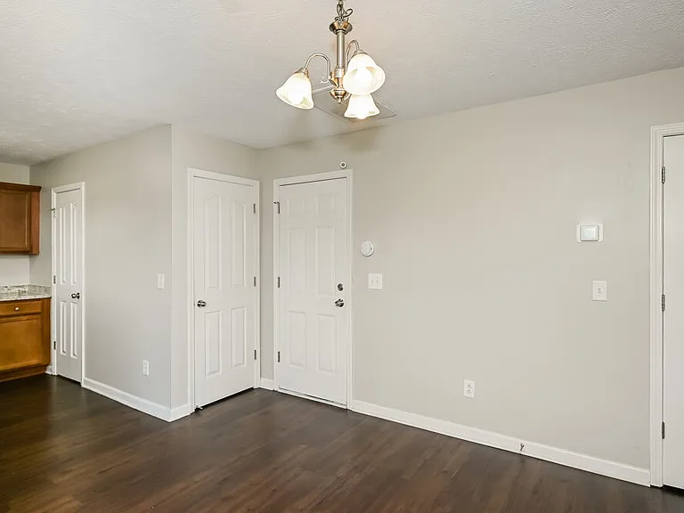 1057 Tammy Sue Ln — Photo 7