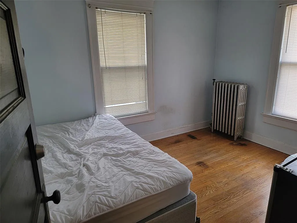 3 bed, $1,850 — Photo 2