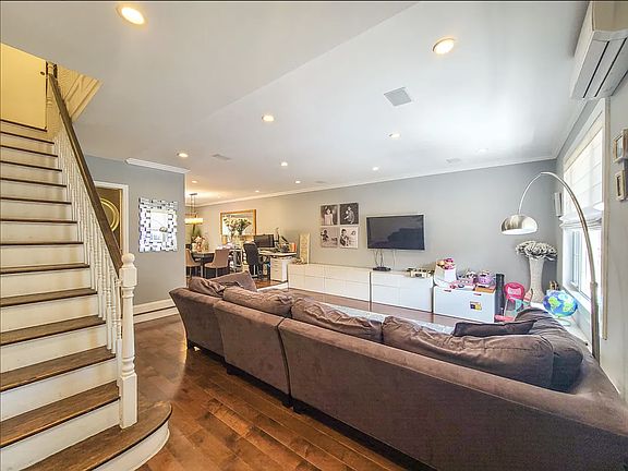 2nd image of 3250 46th St #1