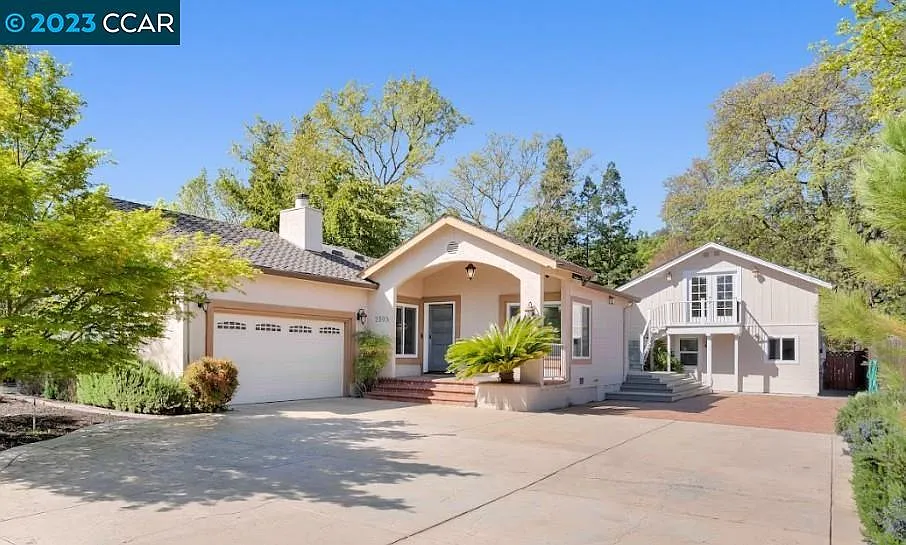 2105 Youngs Ct photo 1