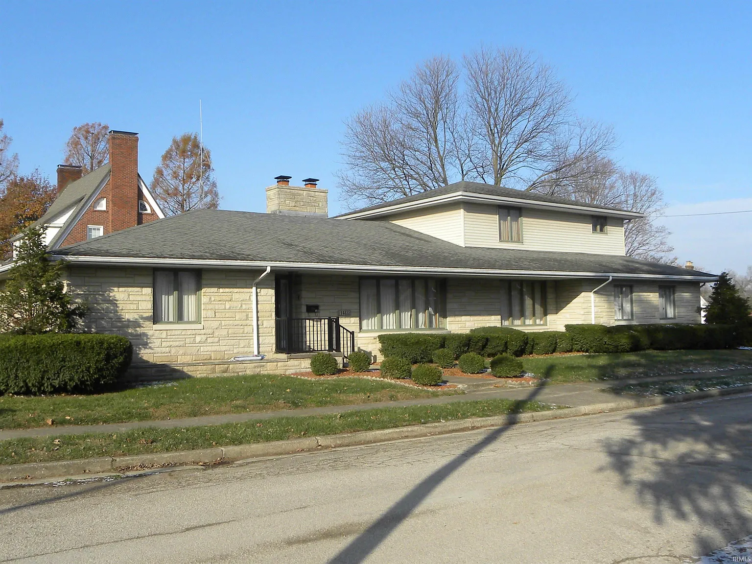 148 S Lewis St photo 1