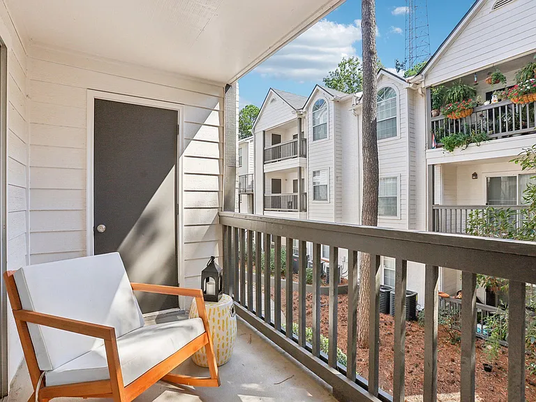 Virginia Highland Apartment Homes — Photo 10