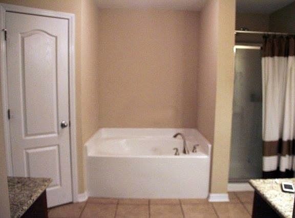 4th image of 4450 Piedmont Way