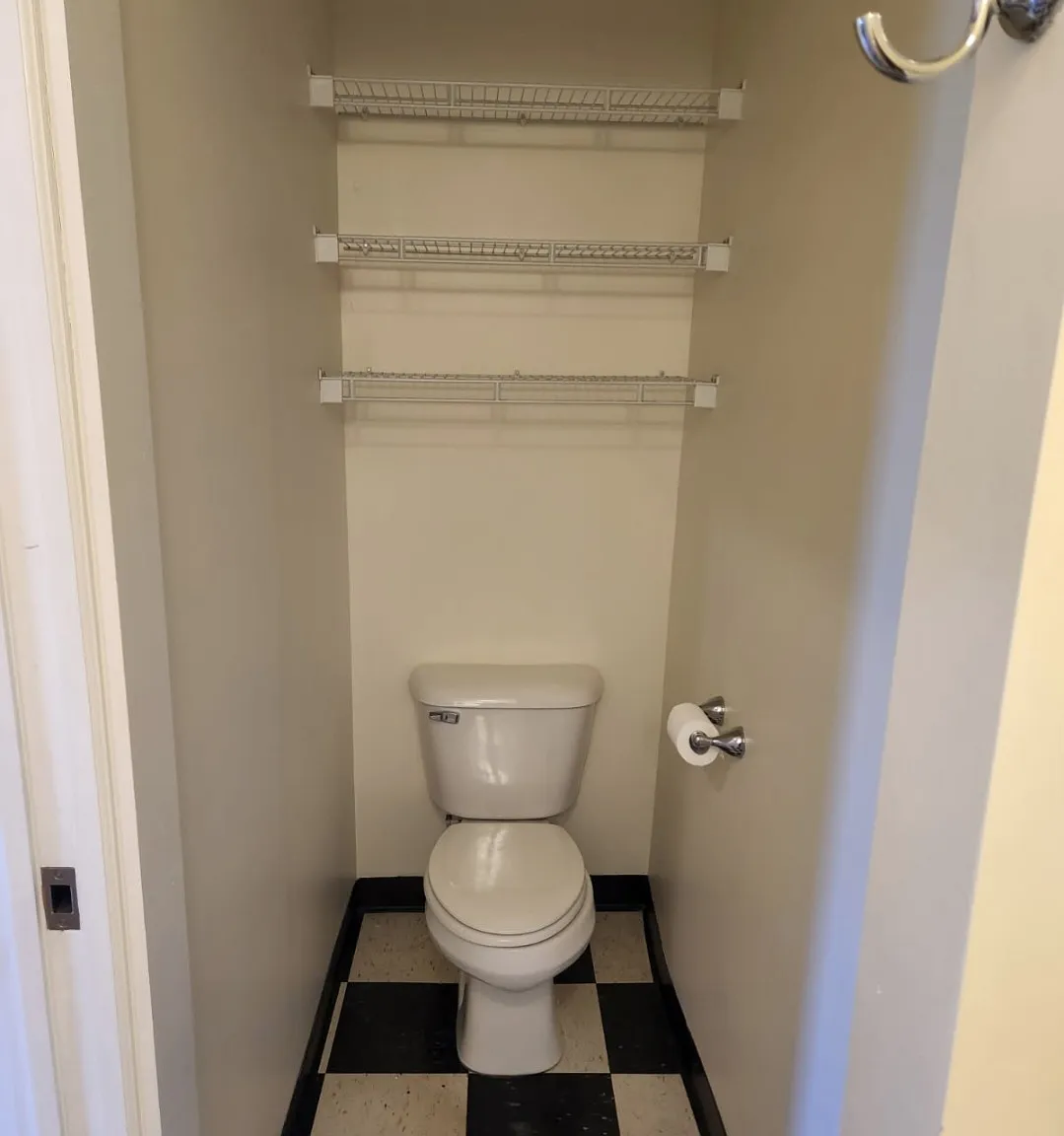 3 bed, 1000 sqft, $2,800 — Photo 2