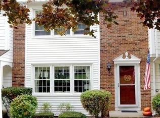 72 New Wickham Dr, Penfield, NY 14526