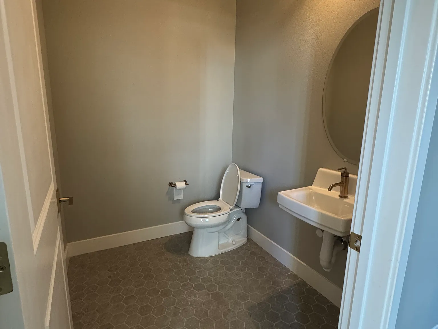 3 bed, 1869 sqft, $6,200 — Photo 1