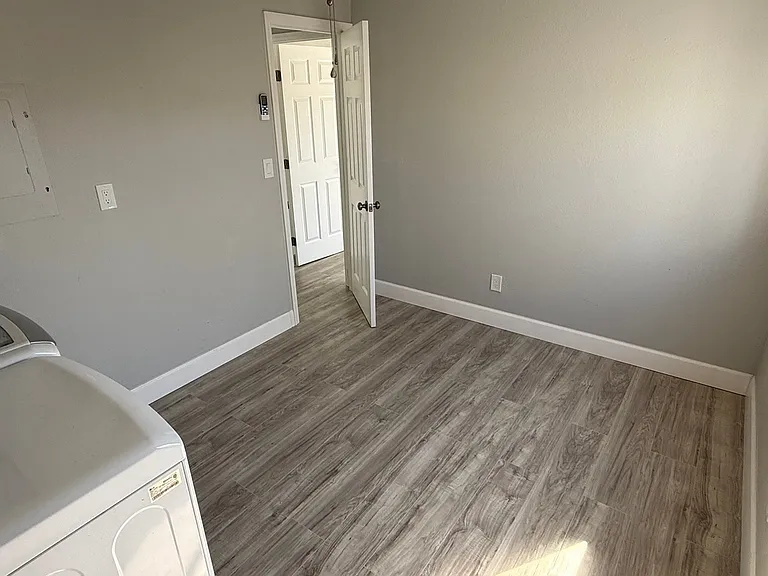 1375 Pasadena Ave S #201 — Photo 8