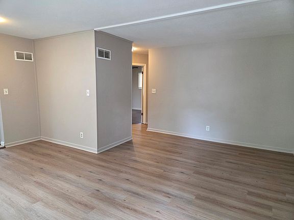 4th image of 4747 Euclid Ave