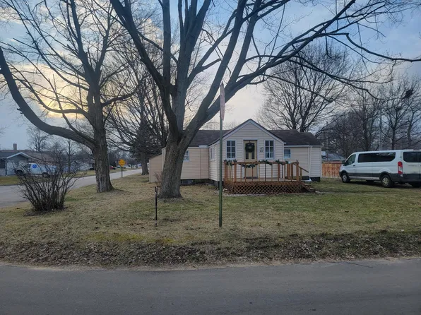 409 Pioneer Ave, Sturgis, MI 49091