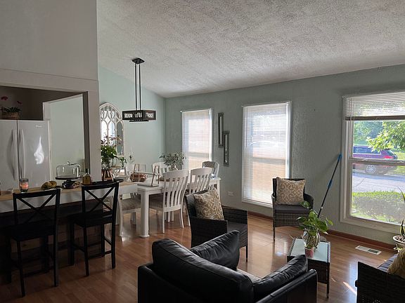 3rd image of 2177 College Dr