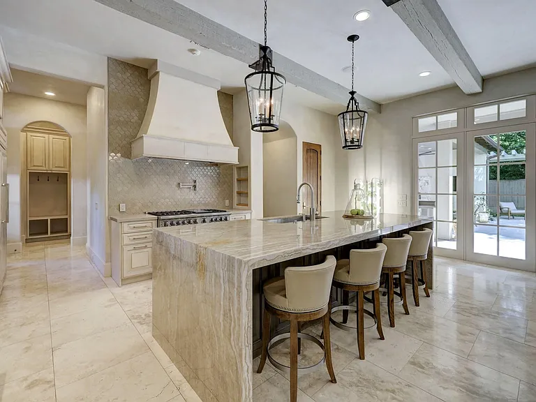 5610 Lynbrook Dr — Photo 3