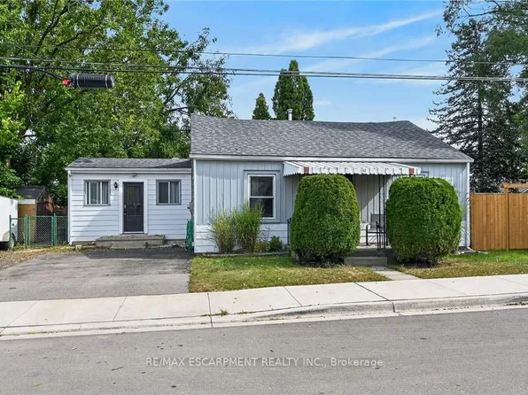 82 Division St, Brantford, ON N3S 2P5