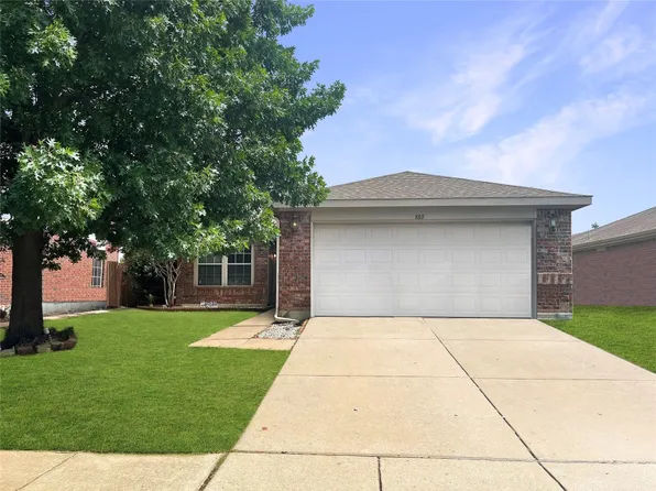 8805 Wagon Trl, Aubrey, TX 76227