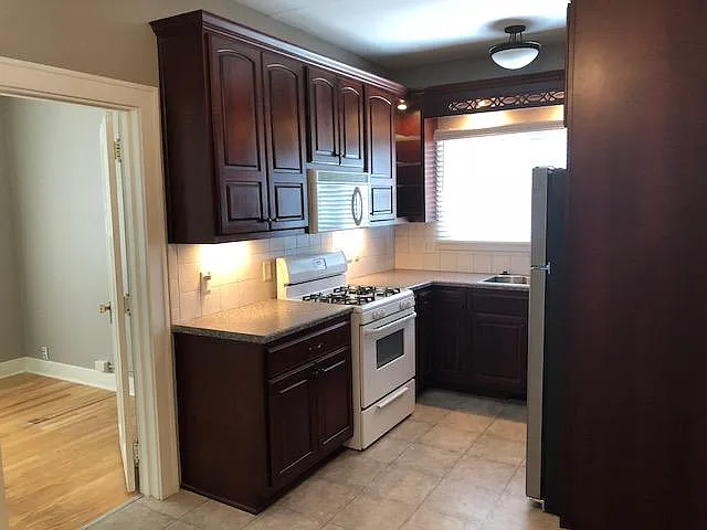 3 bed, 1848 sqft, $3,500 — Photo 2