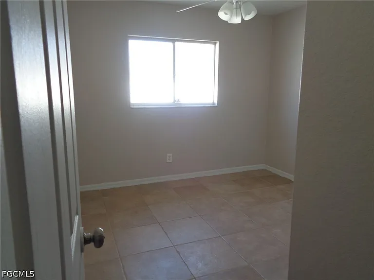 1101 NW 19th Pl — Photo 11