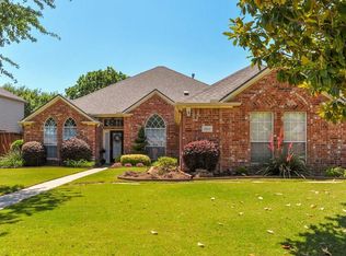 2811 Saint Charles Dr, Mansfield, TX 76063