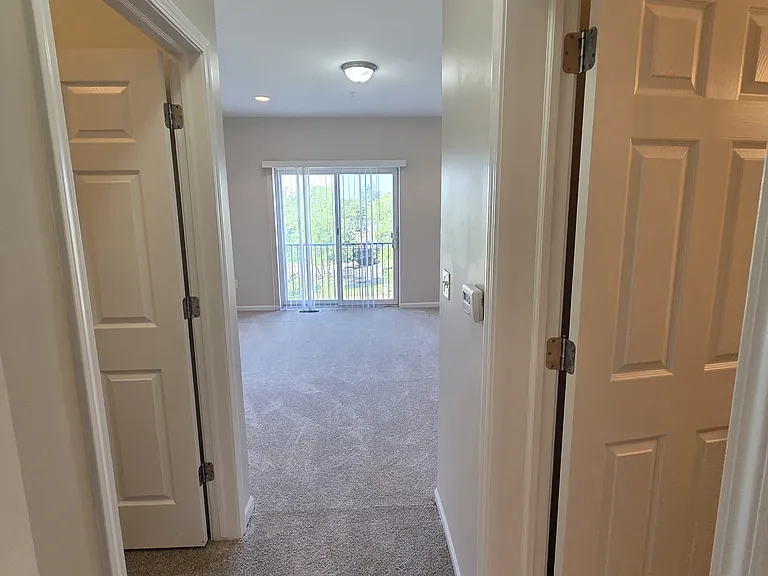 526 Graten St — Photo 20