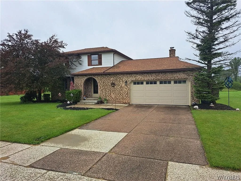 3 bed, 1.5 bath, 1821 sqft, $2,700 — Photo 3