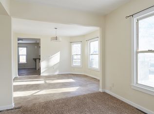 827 9th St SW, Cedar Rapids, IA 52404