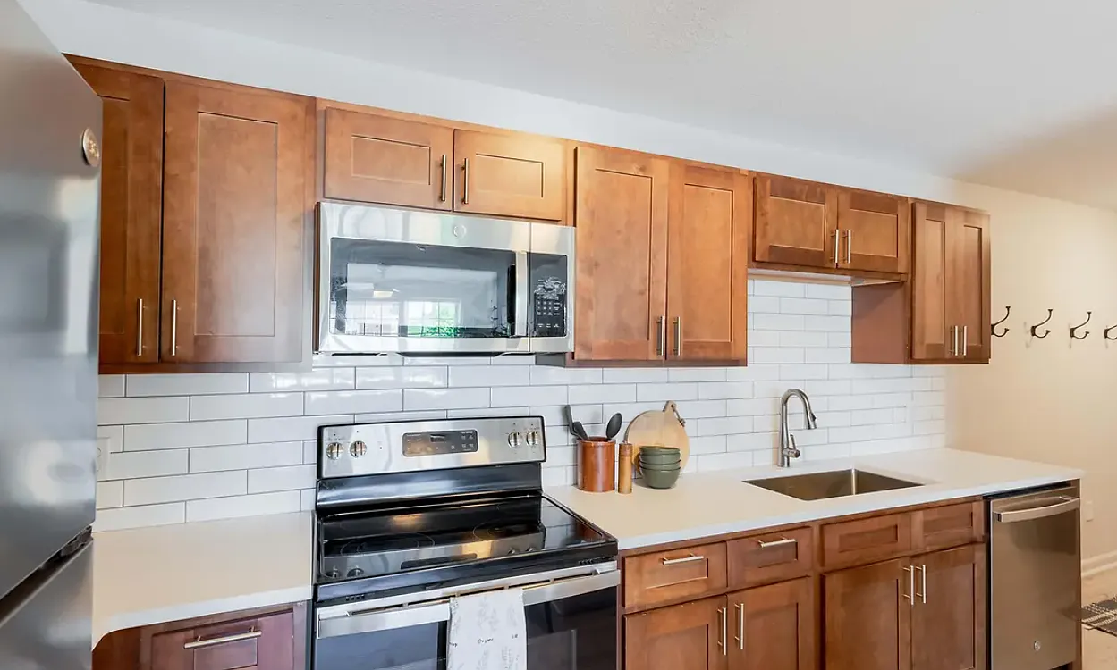 3 bed, $889 — Photo 3