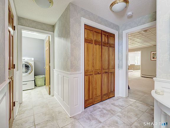 3rd image of 35 Woodsedge Court