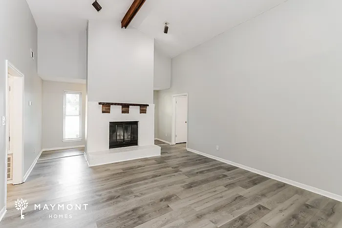 3 bed, 2.0 bath, 1639 sqft, $1,645 — Photo 3