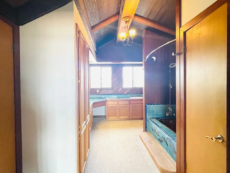 1047 Driftwood Ln — Photo 27