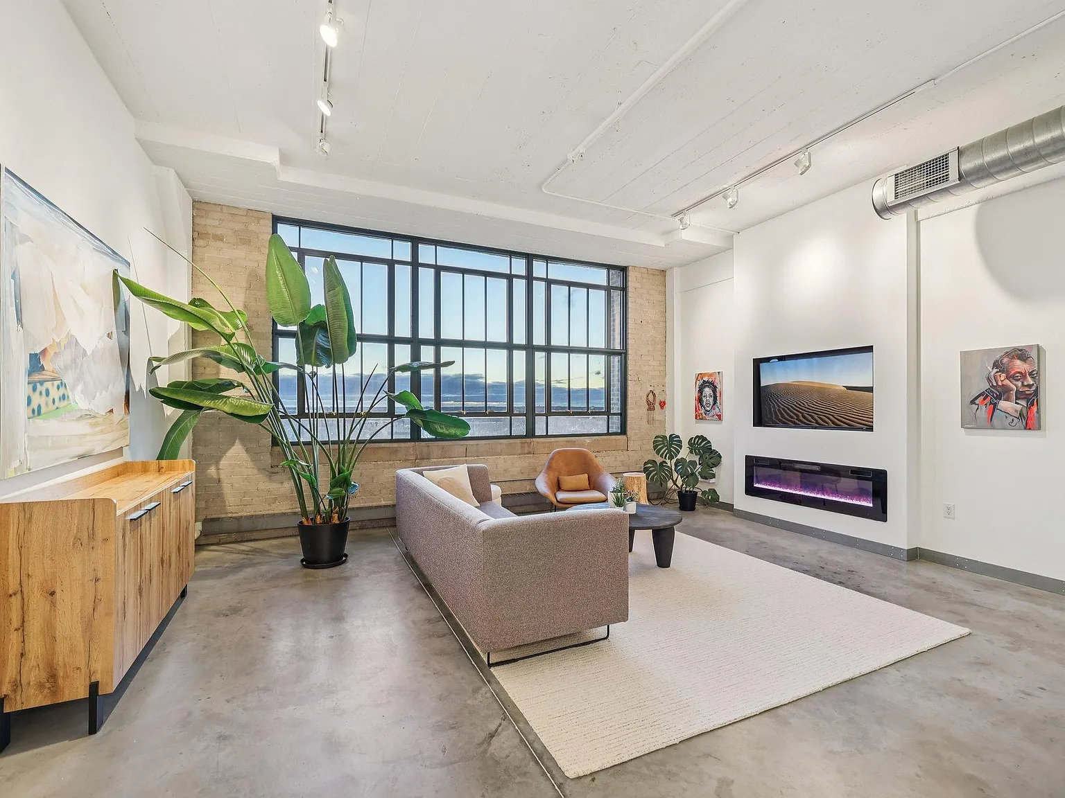 2 bed, 2.0 bath, 1360 sqft, $2,350 — Photo 2