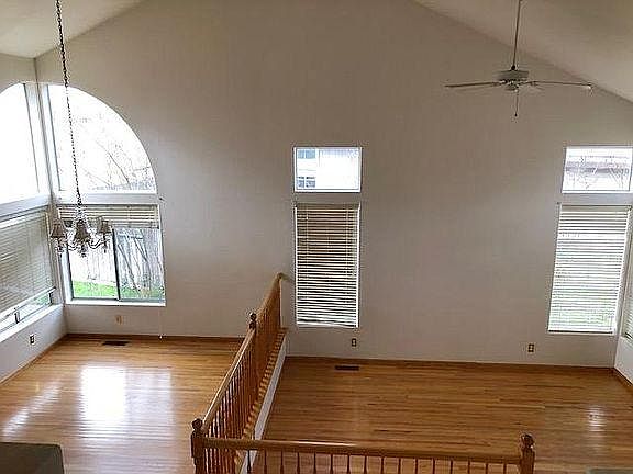 5th image of 952 Wellington Cir
