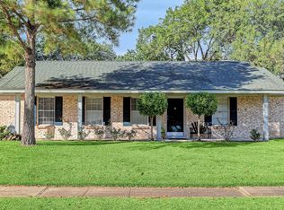 5810 Birchmont Dr, Houston, TX 77092