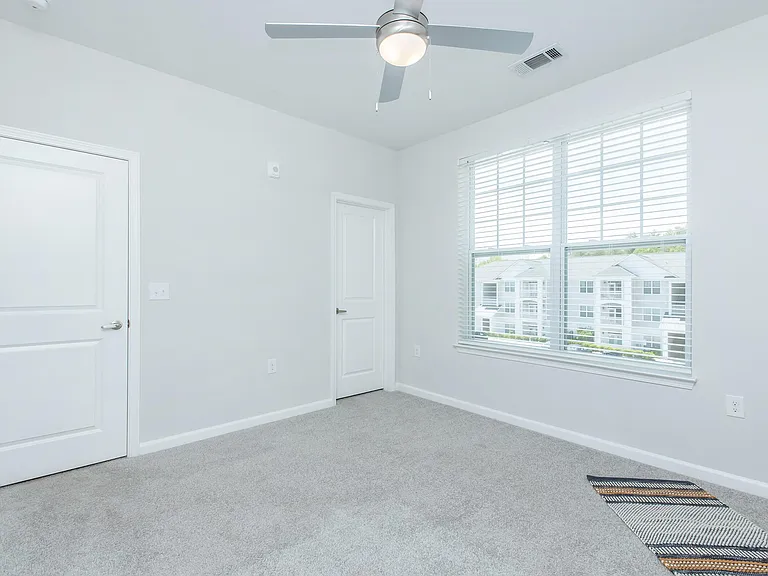 Riverstone Apartments at Long Shoals — Photo 38