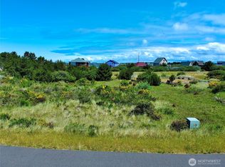 444 S Portal Loop SW, Ocean Shores, WA 98569