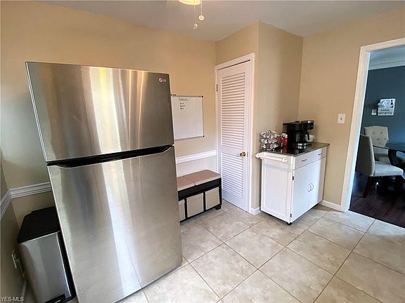 4th image of 6857 Beresford Ave