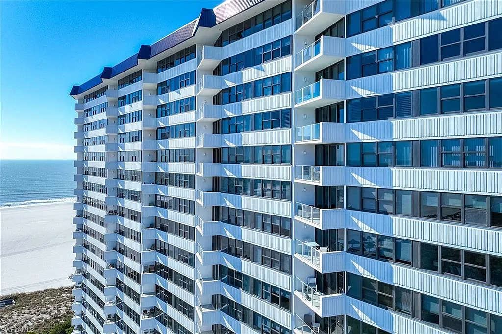 2 bed, 2.0 bath, 1071 sqft, $8,500 — Photo 4