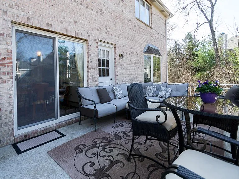 135 Lauricella Ln — Photo 15
