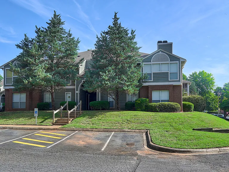 The Villages Apartments — Photo 18