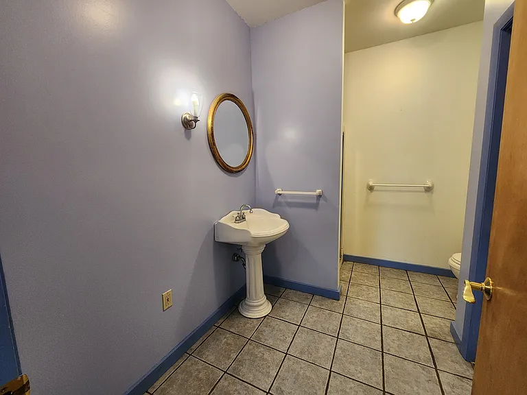 109 N Hollow Rd — Photo 20