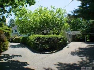 86 Greenlawn Rd, Huntington, NY 11743