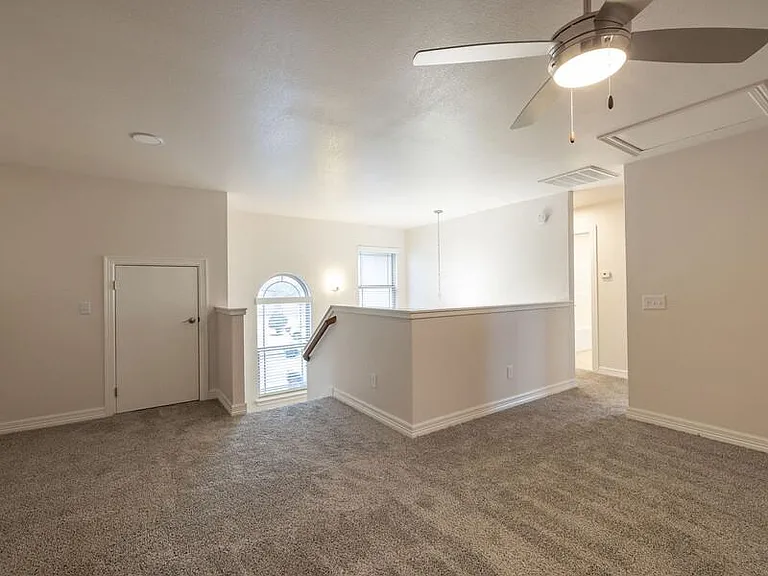15th Place Townhomes — Photo 23