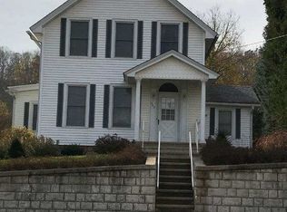 203 1st St NW, Elkader, IA 52043