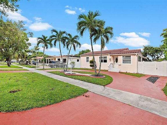 3rd image of 556 La Villa Dr