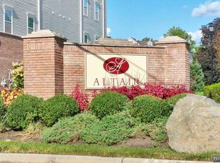 116 Cory Ln #116, Elmwood Park, NJ 07407