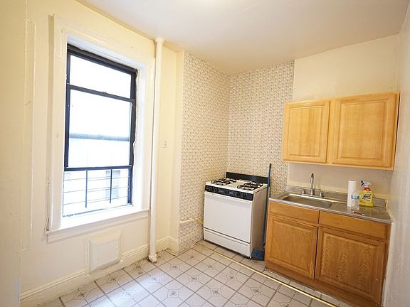5th image of 9330 Fort Hamilton Pkwy APT 1E