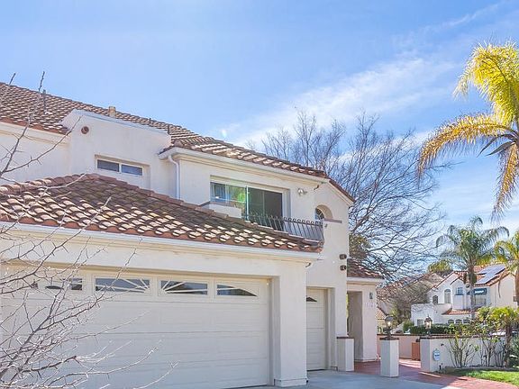 3rd image of 40034 Fairwood Cir