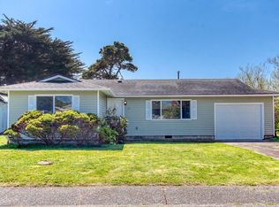 757 8th Ct SW, Bandon, OR 97411