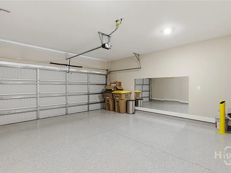 130 Danbury Ct — Photo 31