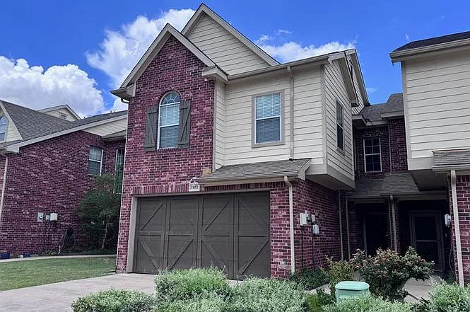 3 bed, 2.5 bath, 1546 sqft, $2,545 — Photo 2