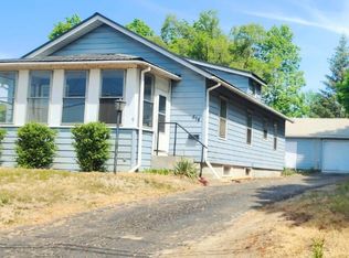 514 Crooks St, Belding, MI 48809