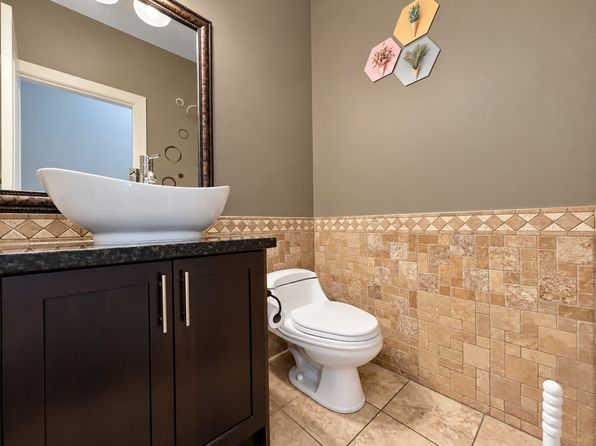 5 bedroom rental in Surrey — photo 8