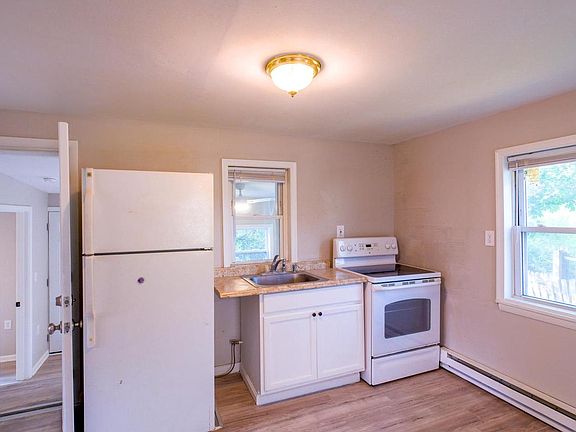 5th image of 117 Walnut St